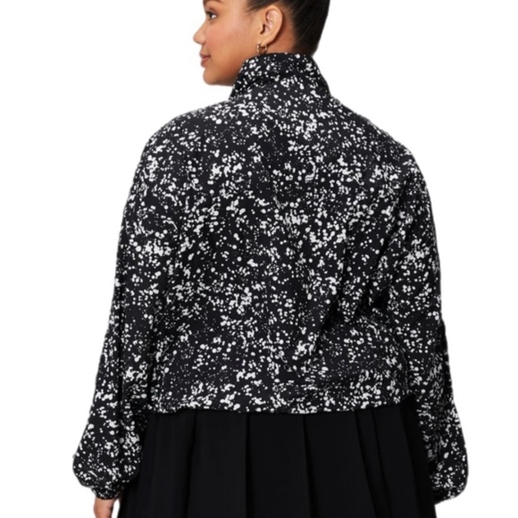 NWOT Oversized Flyweight Windbreaker in Spritz Size Medium - Picture 3 of 8